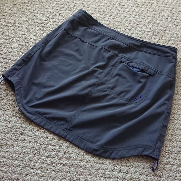 Title Nine Rogue Skort in gray (MINERAL) size 4 - Picture 2 of 12